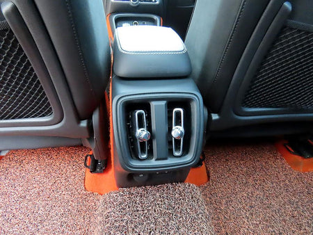 Volvo XC40 — photo 14