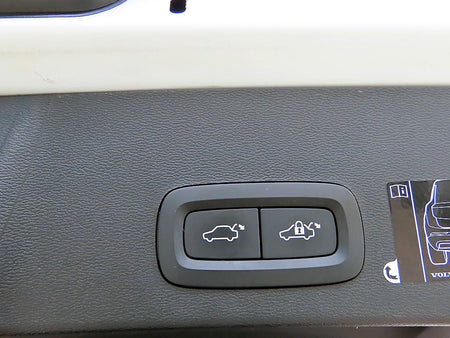 Volvo XC40 — photo 16