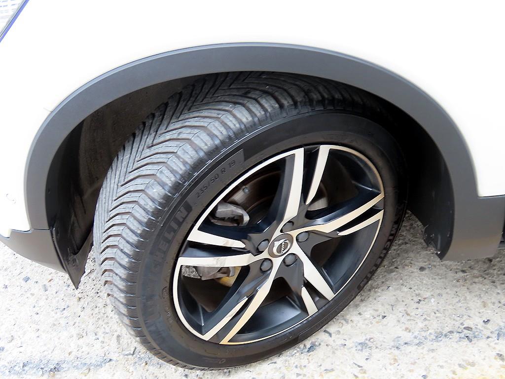 Volvo XC40 — photo 20
