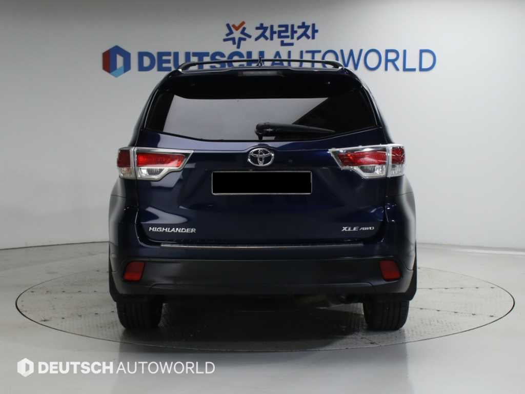 Toyota Highlander — photo 04