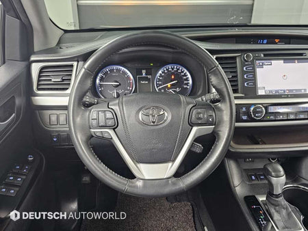 Toyota Highlander — photo 13