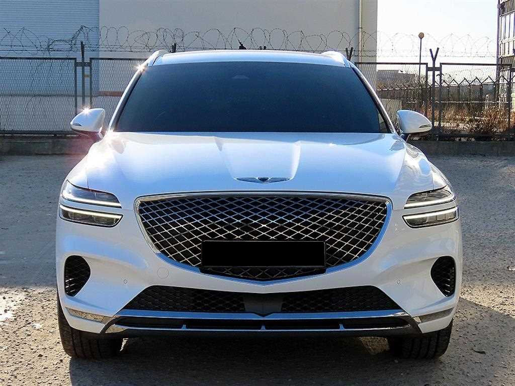 Genesis GV70 — photo 01