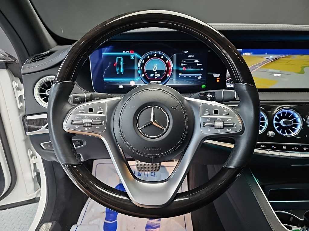 Mercedes-Benz S-Class — photo 09