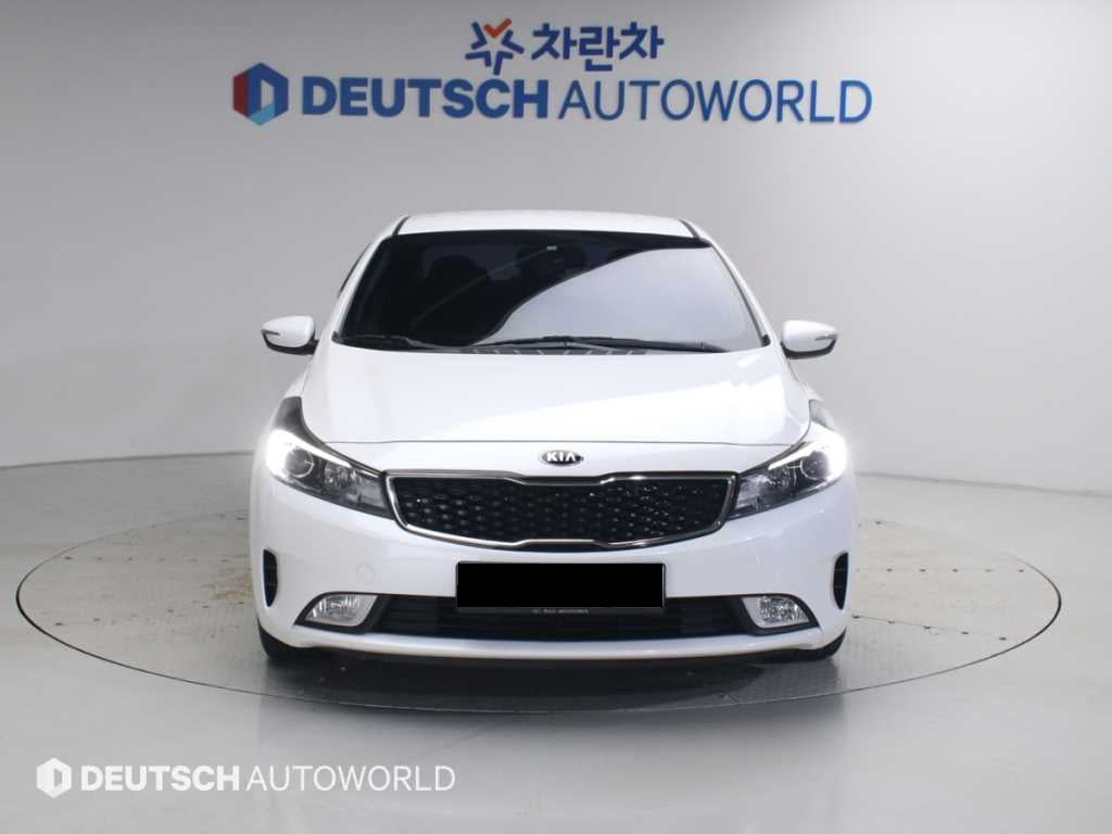 Kia K3 — photo 03
