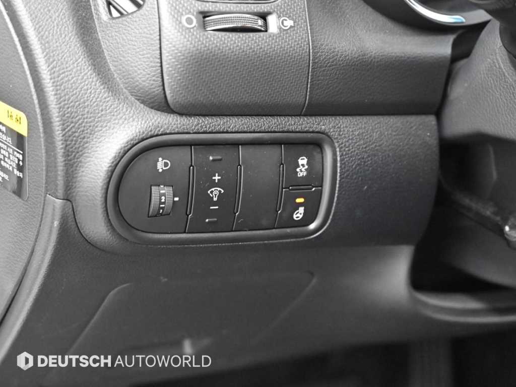 Kia K3 — photo 15