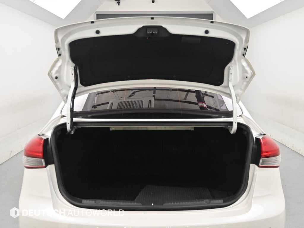 Kia K3 — photo 18