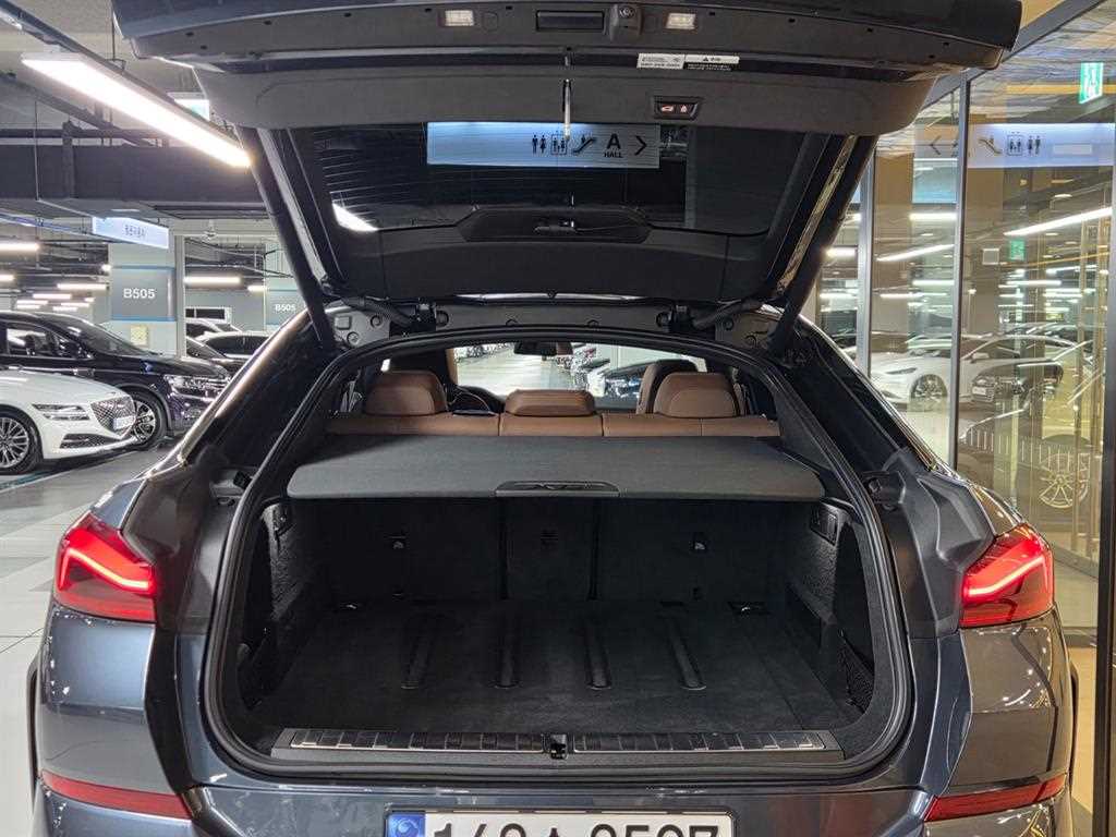 BMW X6 — photo 06
