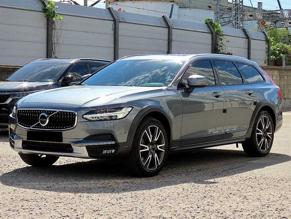 Volvo V90 — photo 02