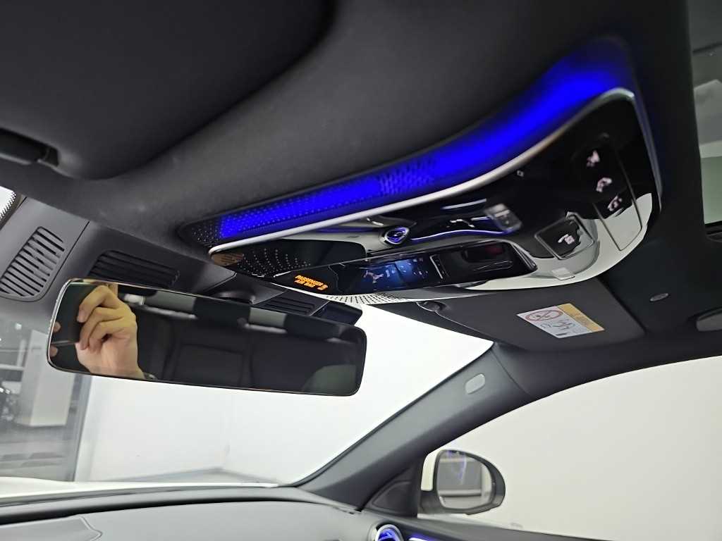 Mercedes-Benz C-Class — photo 16