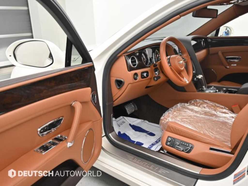 Bentley Flying Spur — photo 11