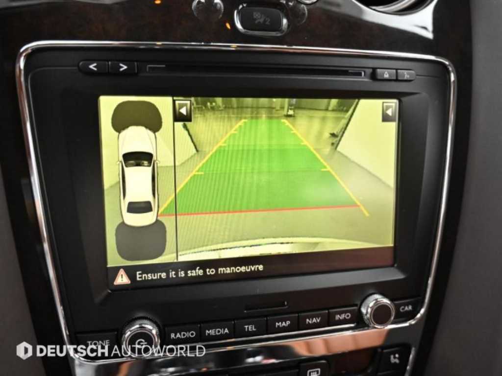 Bentley Flying Spur — photo 15