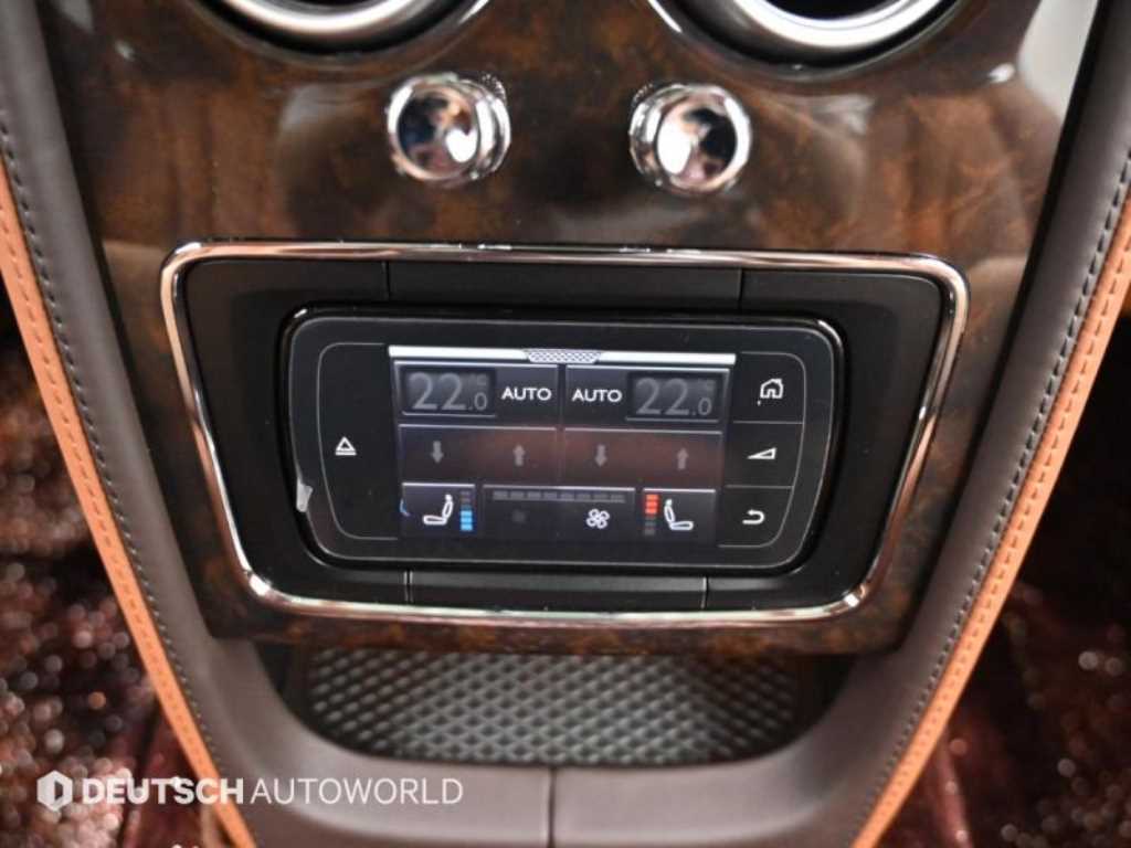 Bentley Flying Spur — photo 16