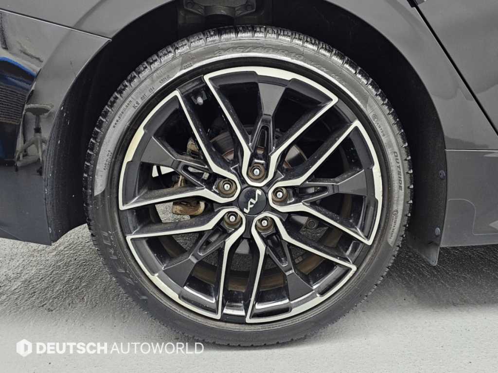 Kia K5 — photo 05