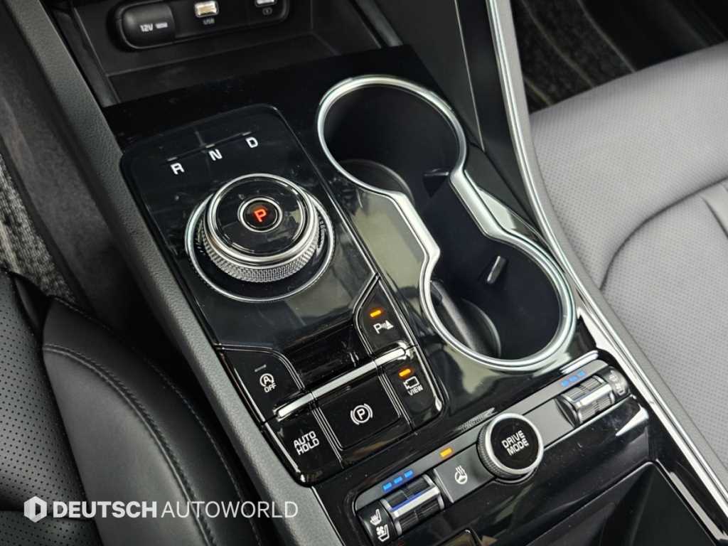 Kia K5 — photo 09