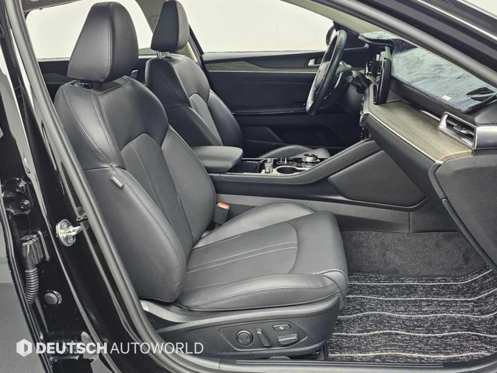 Kia K5 — photo 10