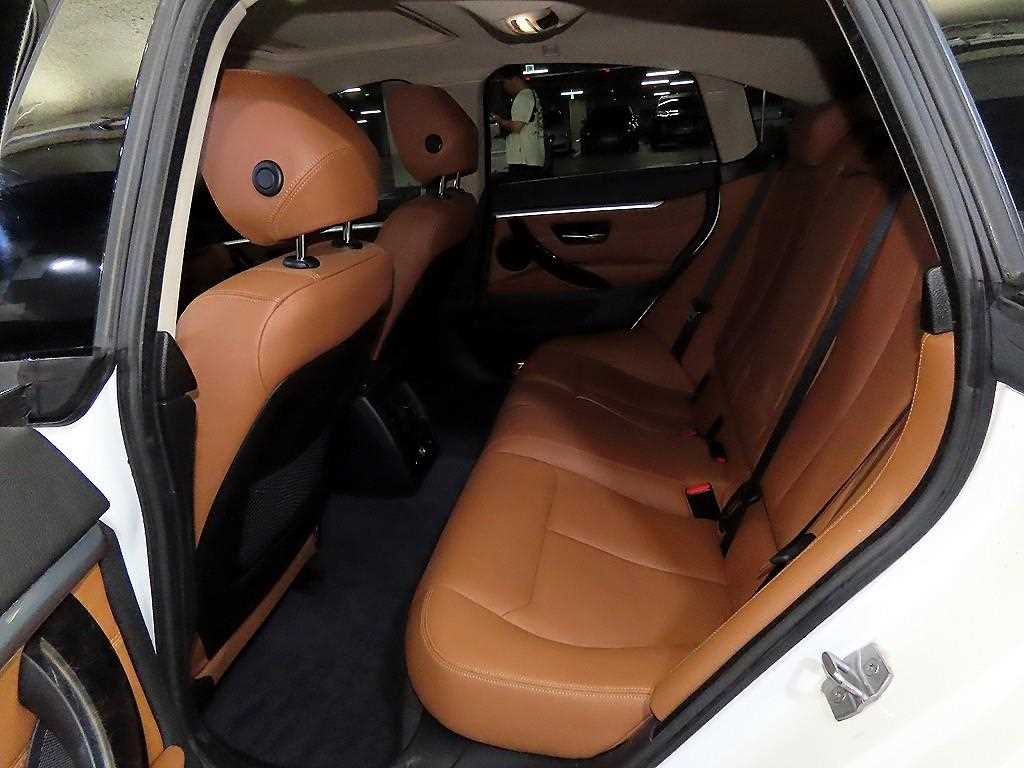 BMW 4-Series — photo 07