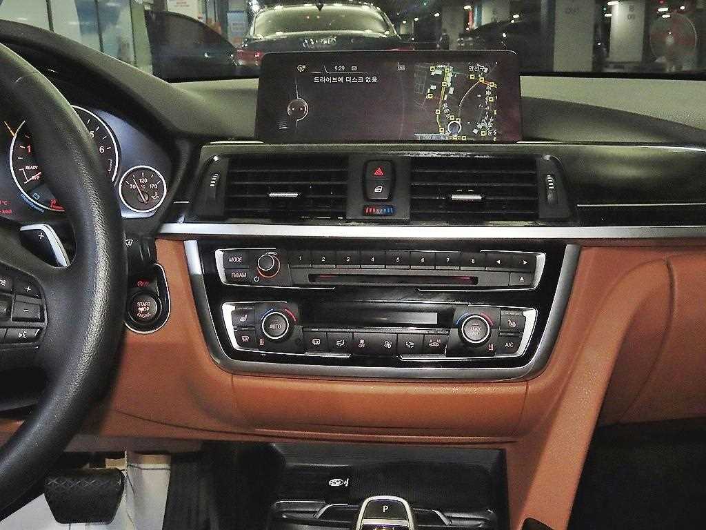 BMW 4-Series — photo 11