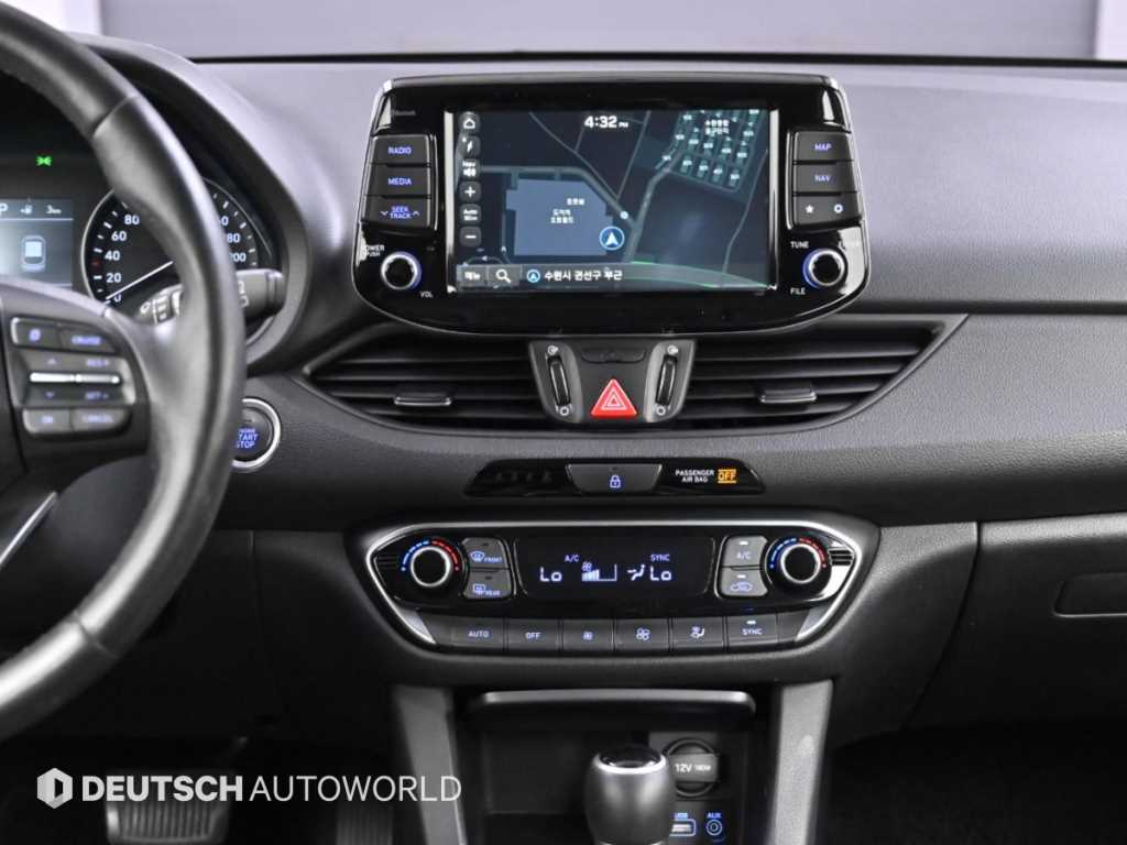 Hyundai i30 — photo 14