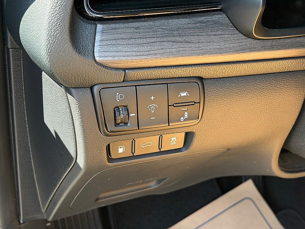 Kia K7 — photo 13