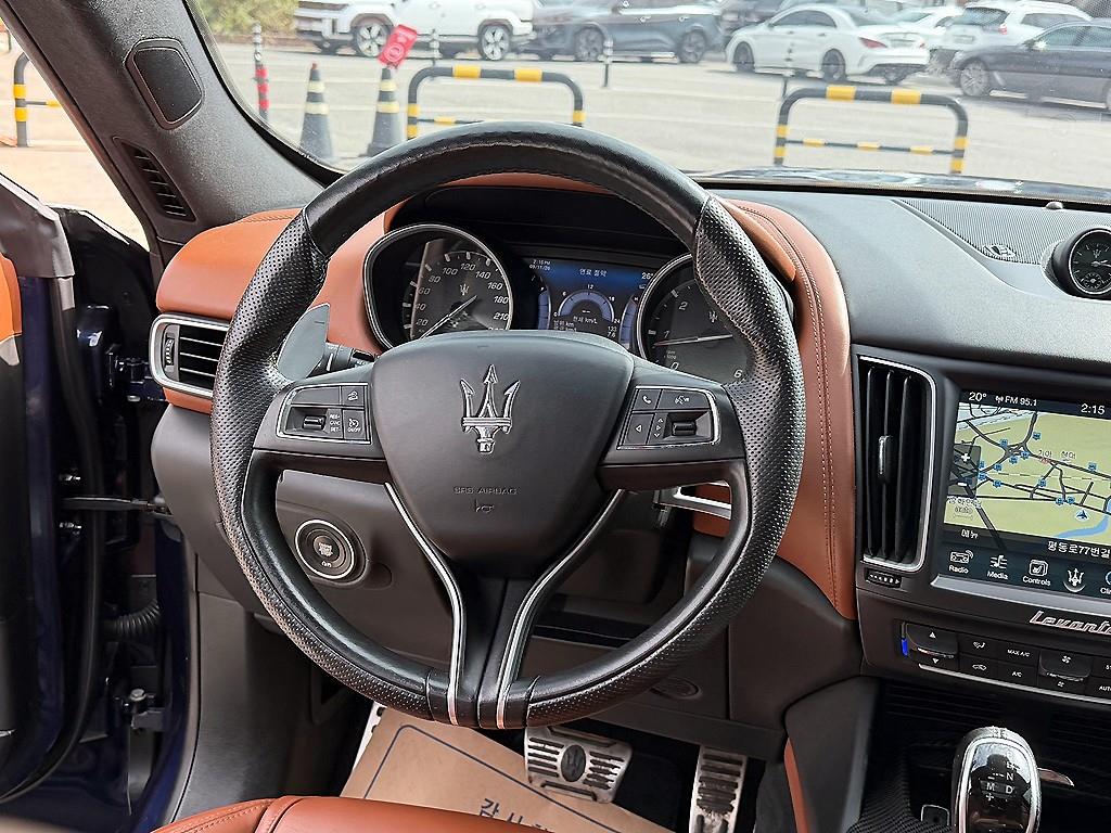 Maserati Levante — photo 08