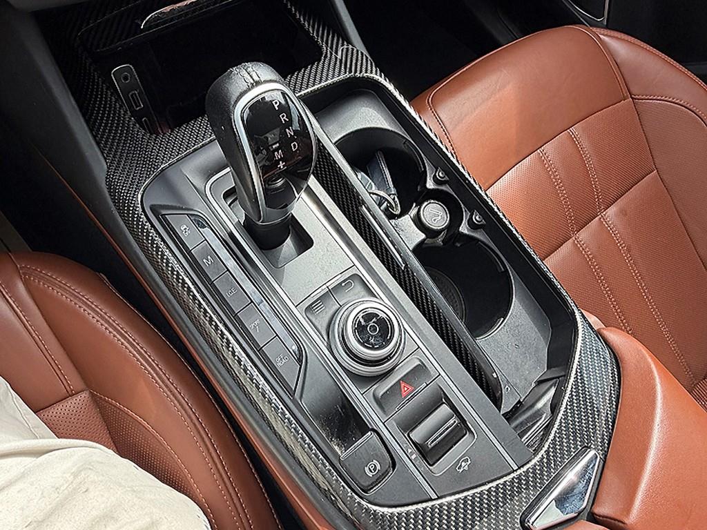 Maserati Levante — photo 11