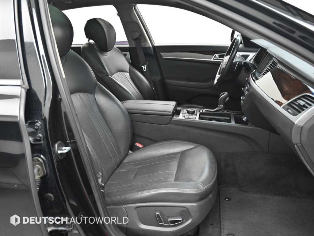 Hyundai Genesis — photo 10