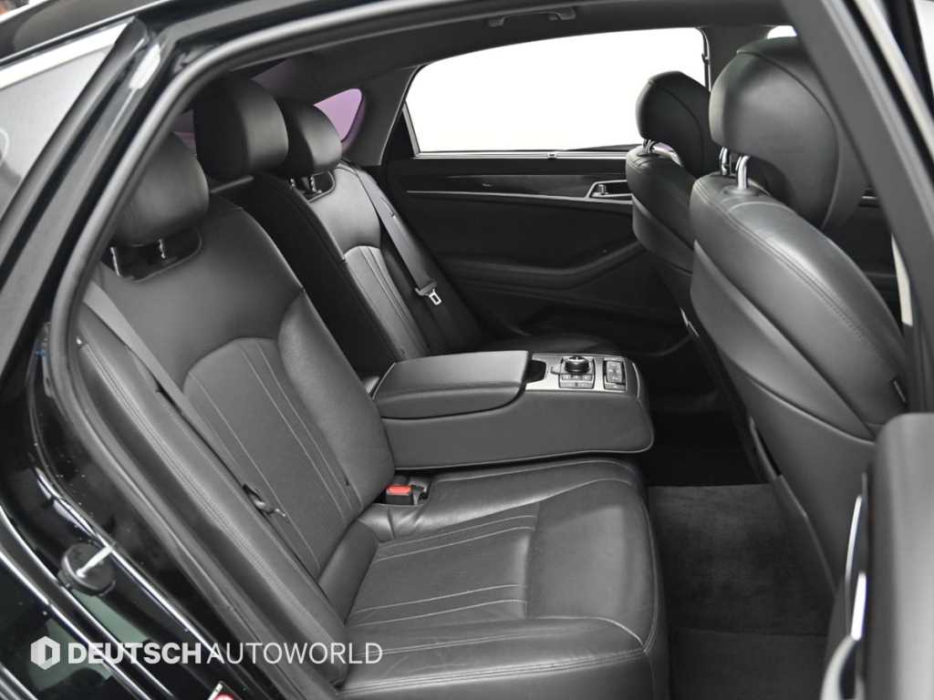 Hyundai Genesis — photo 12
