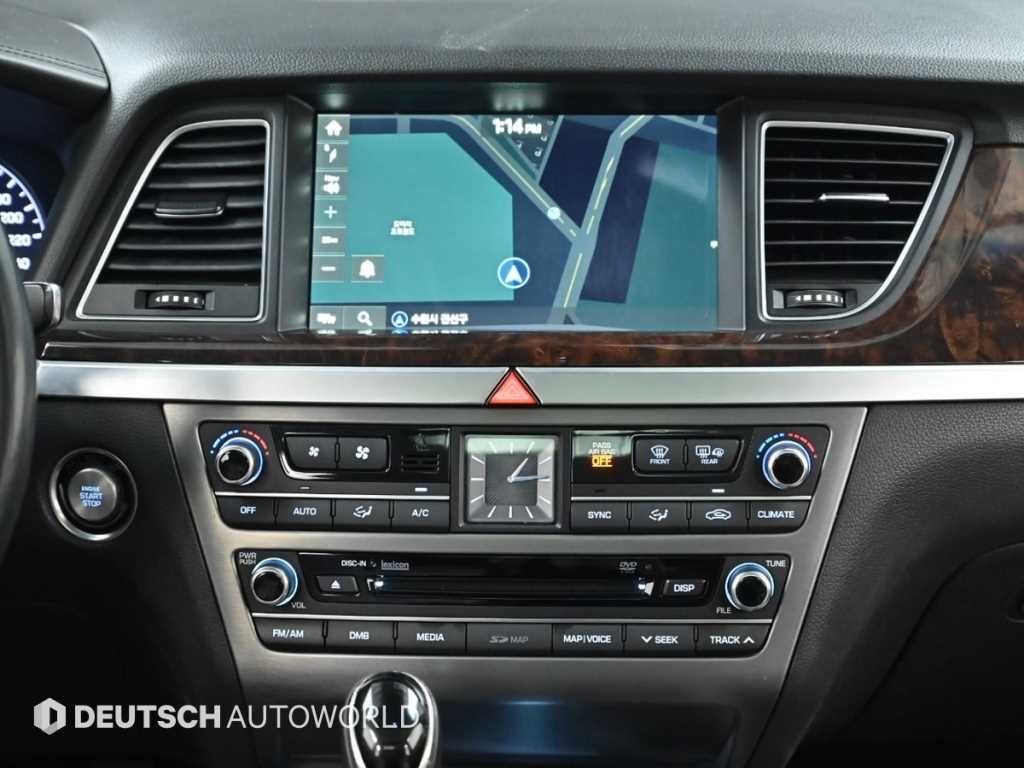 Hyundai Genesis — photo 14