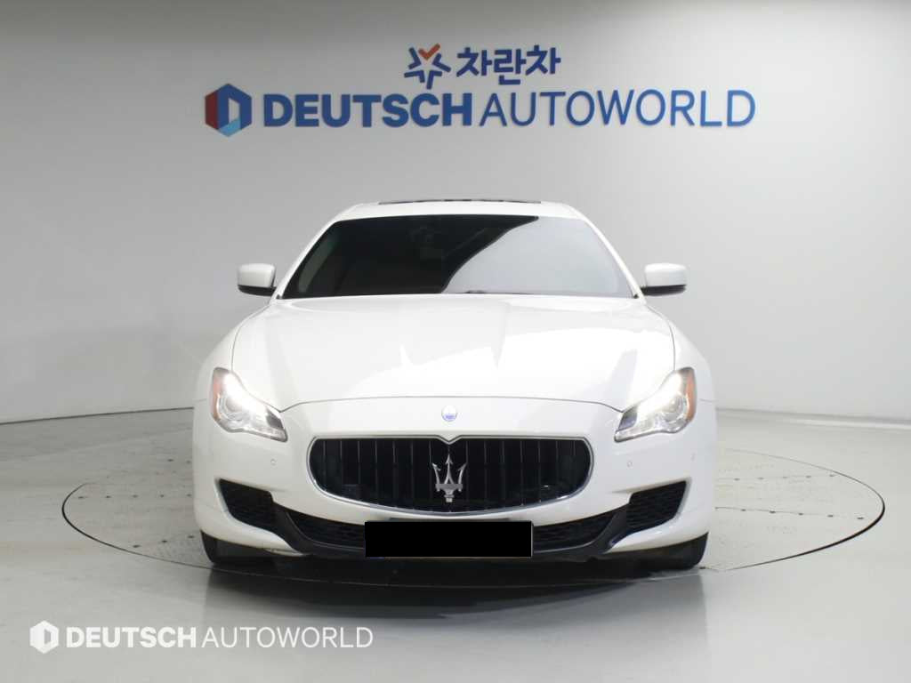 Maserati Quattroporte — photo 03