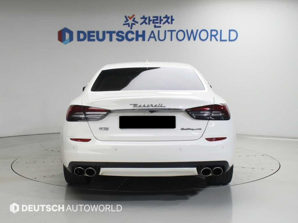 Maserati Quattroporte — photo 04