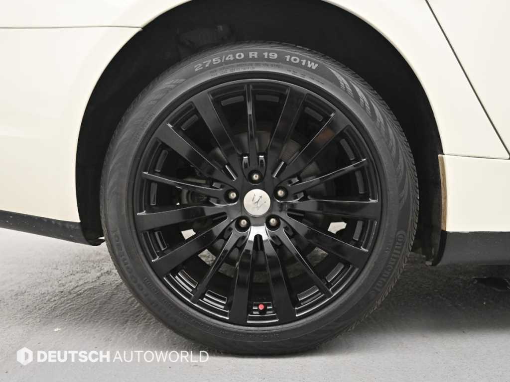 Maserati Quattroporte — photo 05