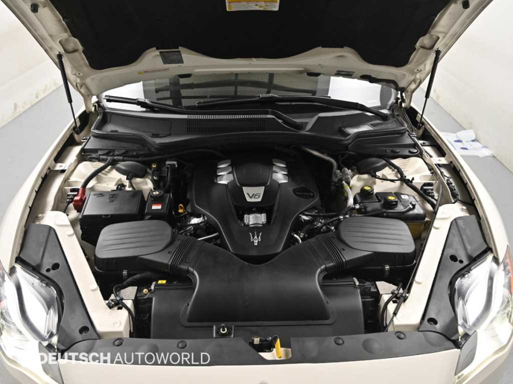 Maserati Quattroporte — photo 06