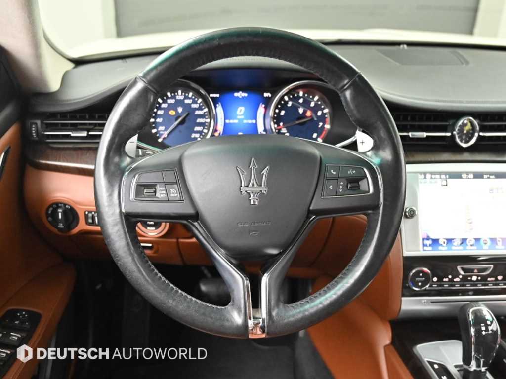 Maserati Quattroporte — photo 13