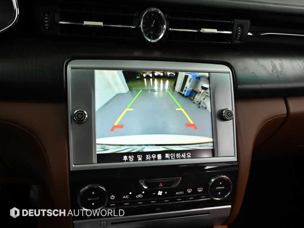 Maserati Quattroporte — photo 15