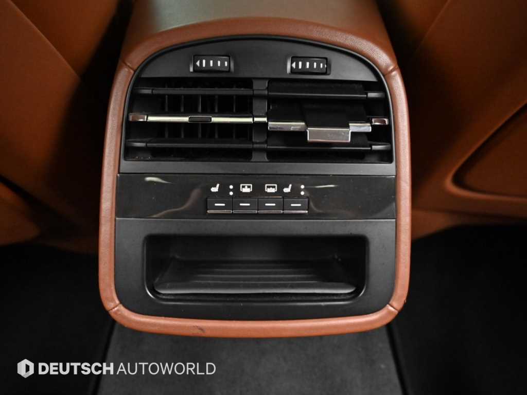 Maserati Quattroporte — photo 16