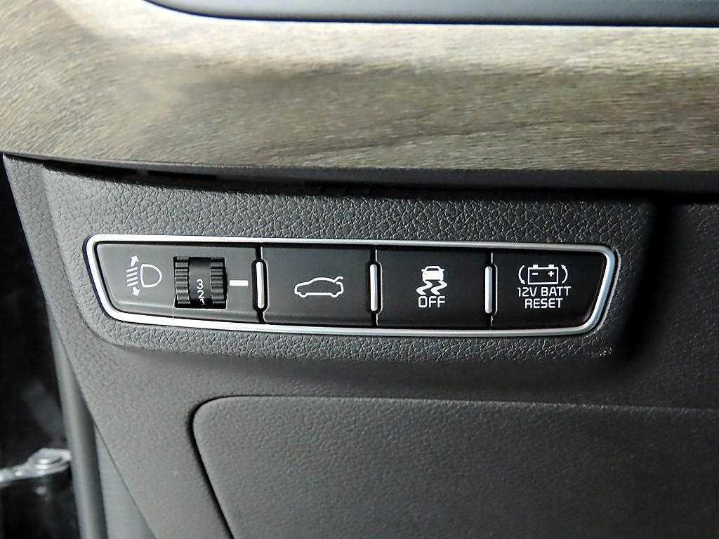 Kia K8 — photo 12