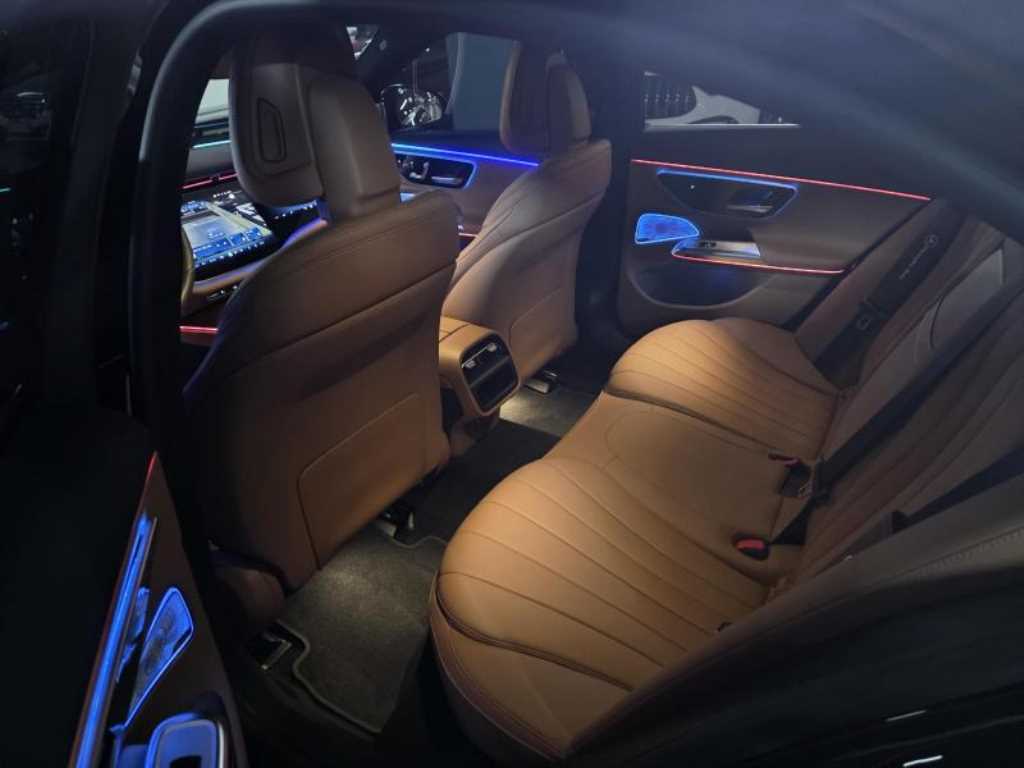 Mercedes-Benz E-Class — photo 12