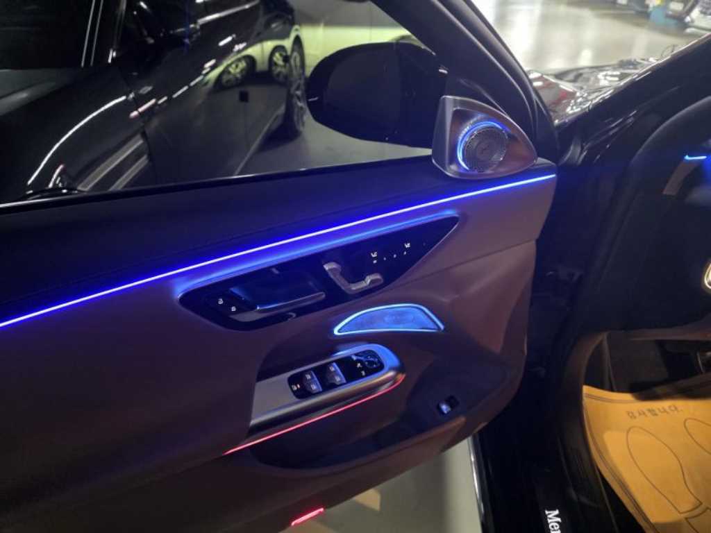 Mercedes-Benz E-Class — photo 13