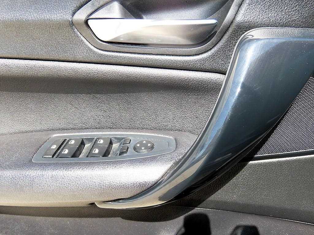 BMW 1-Series — photo 10