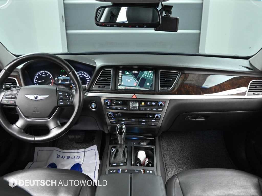 Hyundai Genesis — photo 07