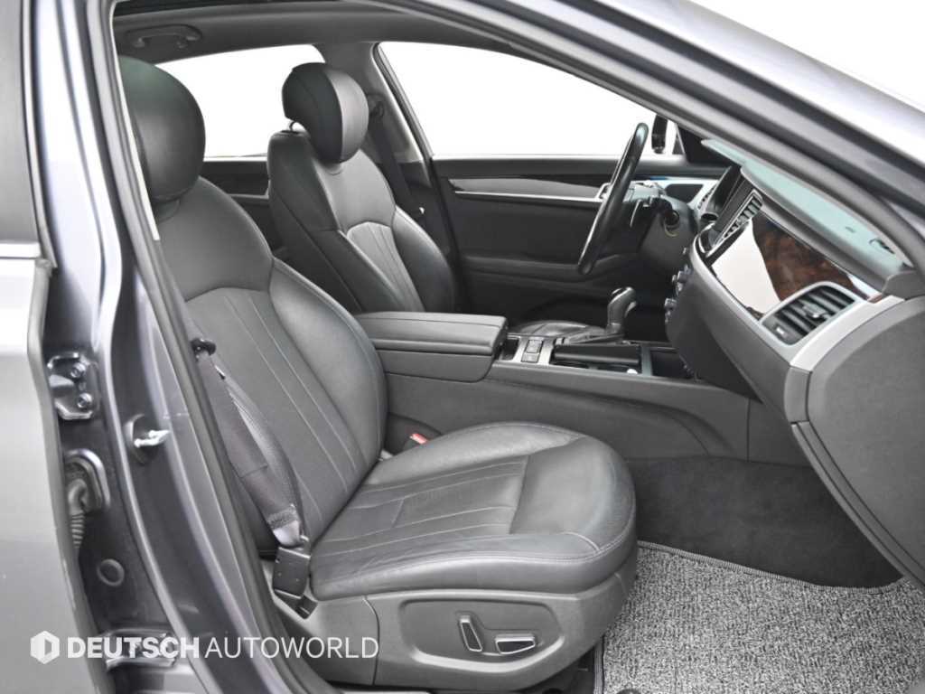 Hyundai Genesis — photo 10