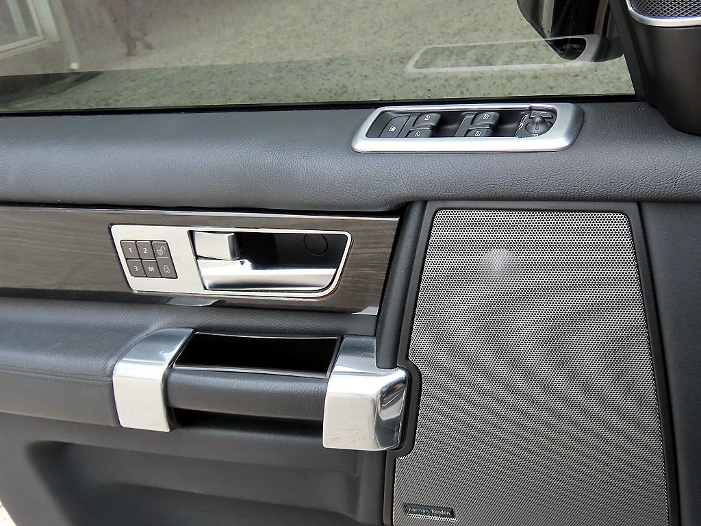 Land Rover Discovery — photo 11