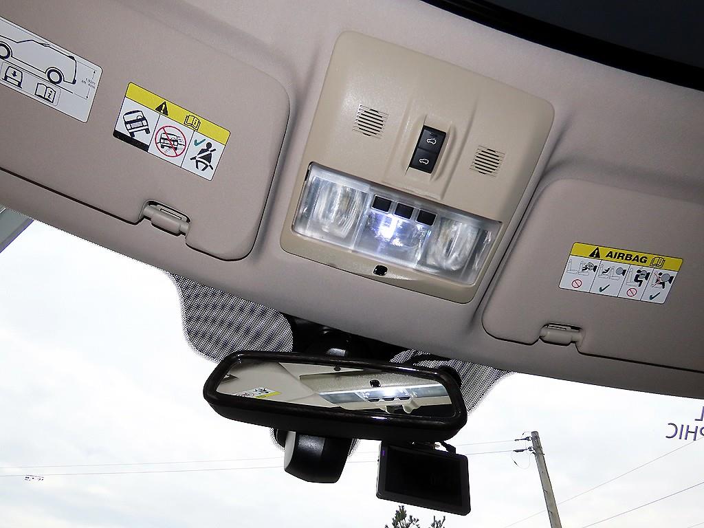 Land Rover Discovery — photo 13