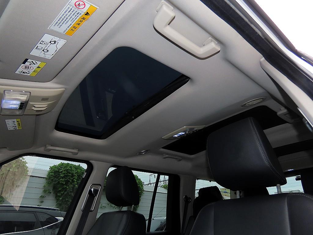 Land Rover Discovery — photo 16