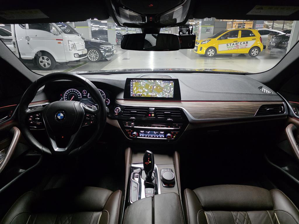 BMW 5-Series — photo 05