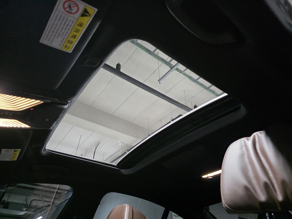BMW 5-Series — photo 13