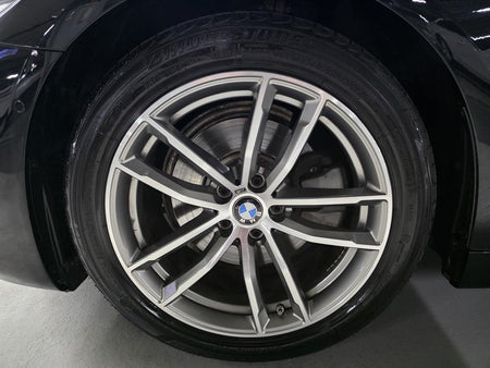 BMW 5-Series — photo 19