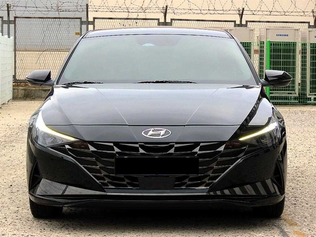 Hyundai Avante — photo 01