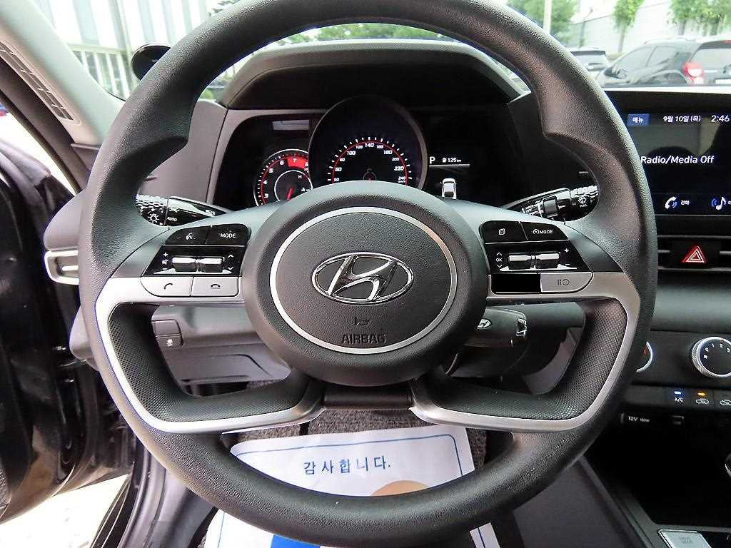 Hyundai Avante — photo 08
