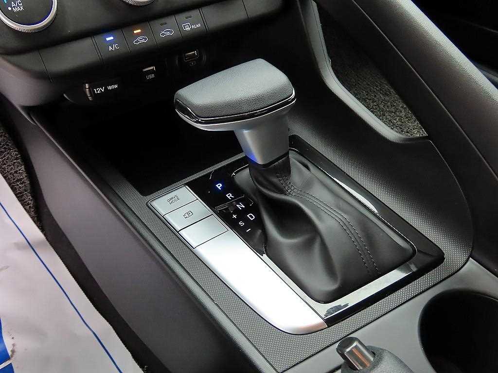 Hyundai Avante — photo 10